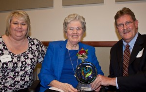 Knoeber receives alumni award