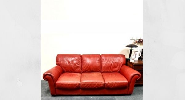 the virtual red couch
