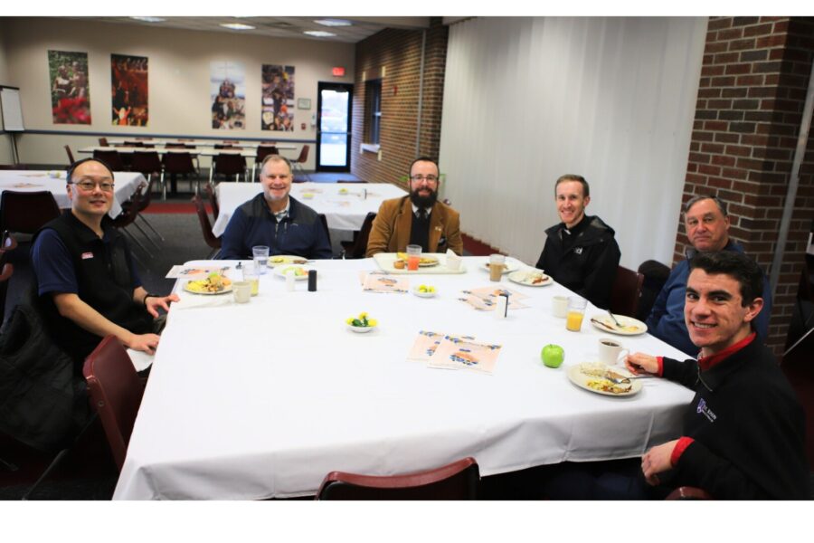 Faculty, staff and students gathered for the annual prayer breakfast in the Mabee Dining Center.