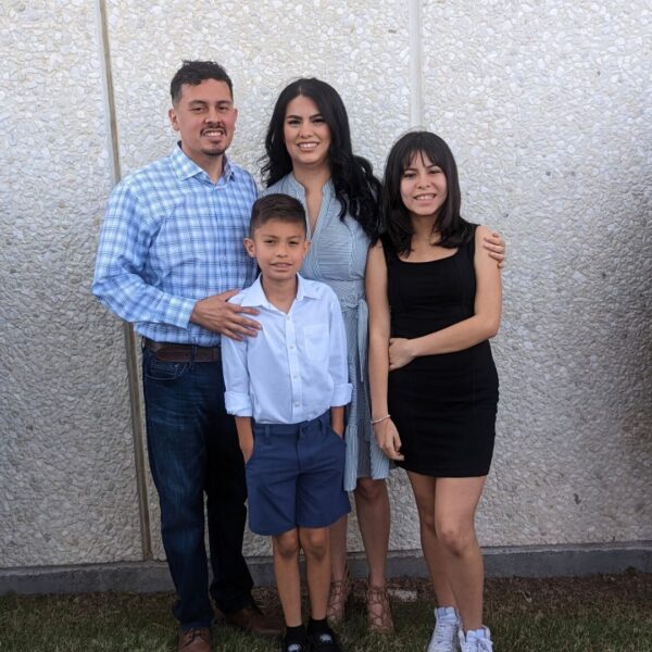 Saldana and family