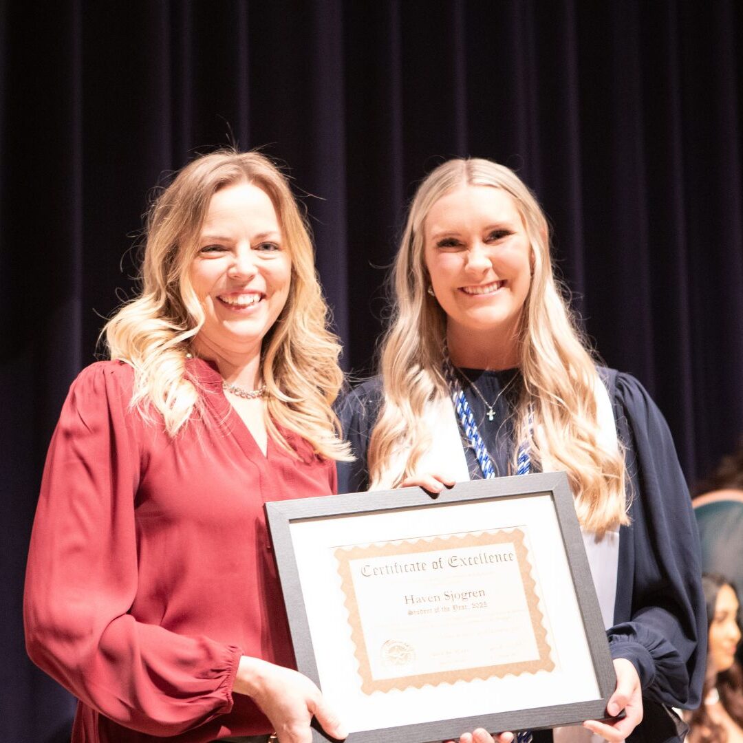 (From left to right) Fox awards  Sjogren with the 2025 Outstanding Respiratory Care Graduate Award.